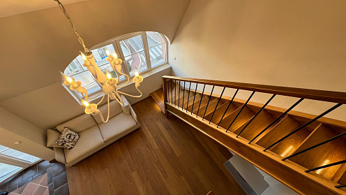 Zum Verkauf steht eine neue Luxuswohnung im Zentrum von Tivat